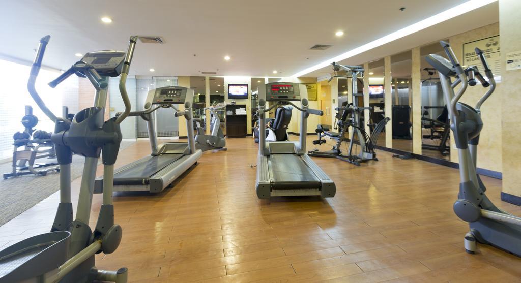 Eurobuilding Express Maiquetia Otel Dış mekan fotoğraf A gym in a hotel