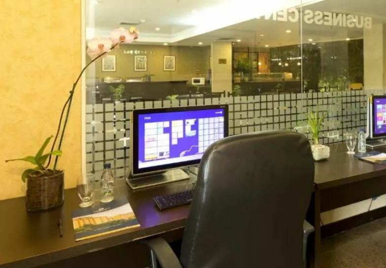 Eurobuilding Express Maiquetia Otel Dış mekan fotoğraf A typical office